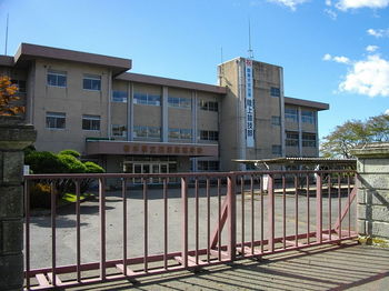 800px-Tanuma_High_School.JPG